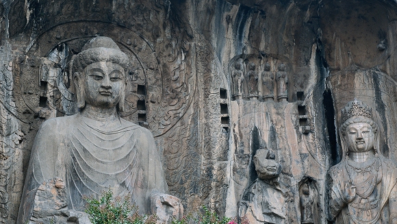 Henan Reisen: Longmen Grotten in Luoyang